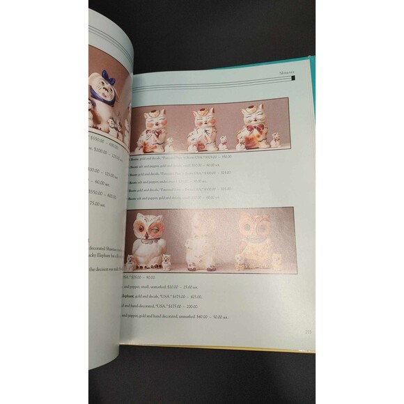 Ultimate Collectors Encyclopedia of Cookie Jars Identification Values Hard Cover - Picture 5 of 10